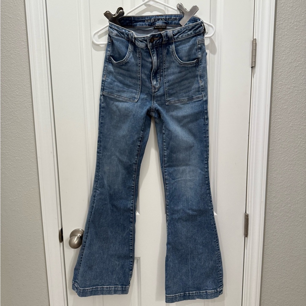 Women's American Eagle Flare Rise 10” Inseam 29”